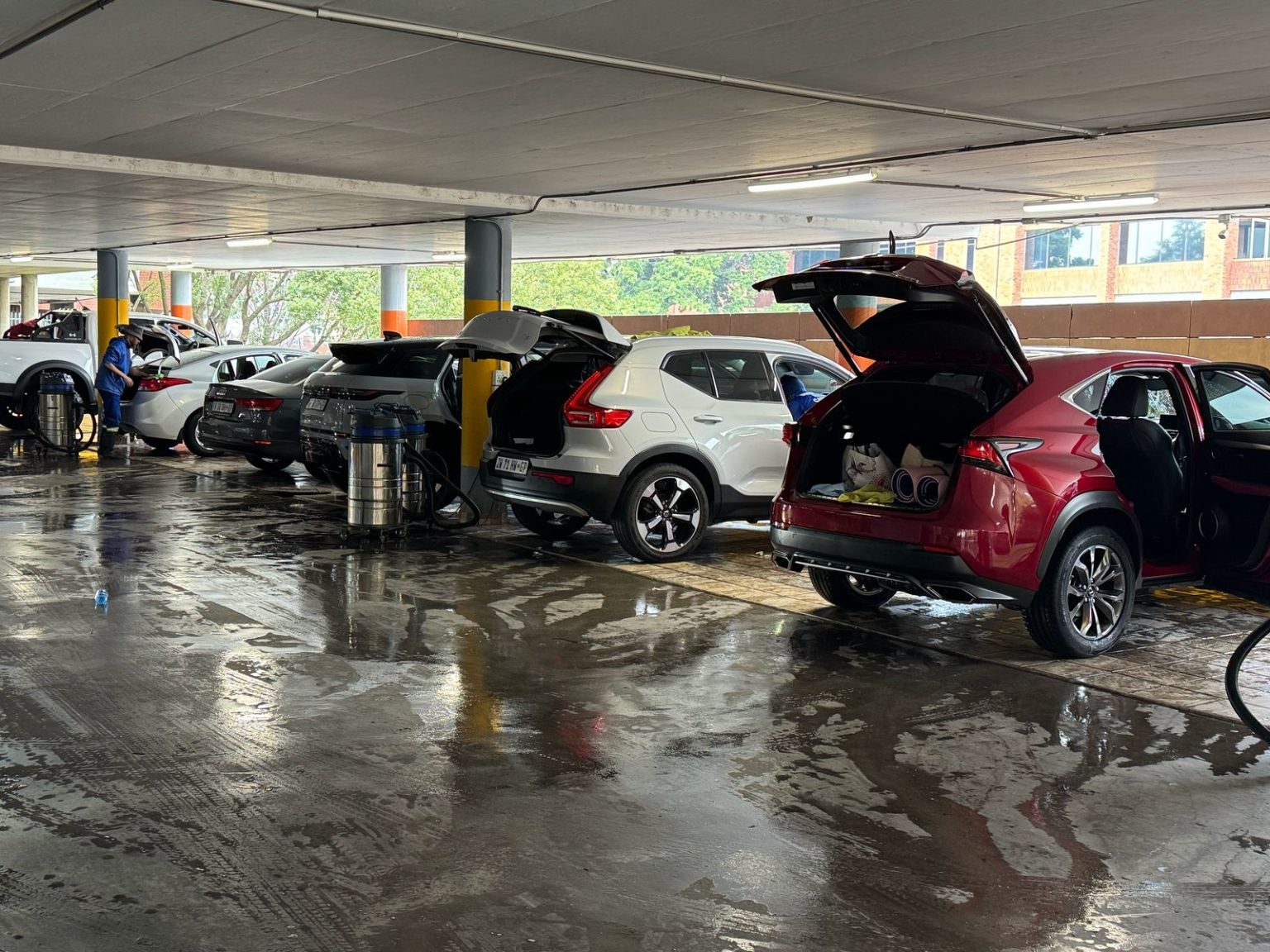 Brooklyn Mall Car Wash Valet Best Hand Car Wash Service In Pretoria brooklyn-mall-car-wash-valet-best-hand-car-wash-service-in-pretoria